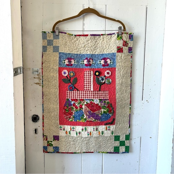 Quilted Wall Hanging Button Flower Basket Design - Picture 2 of 14